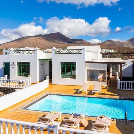 Villa Sol Y Mar Яйса Экстерьер фото