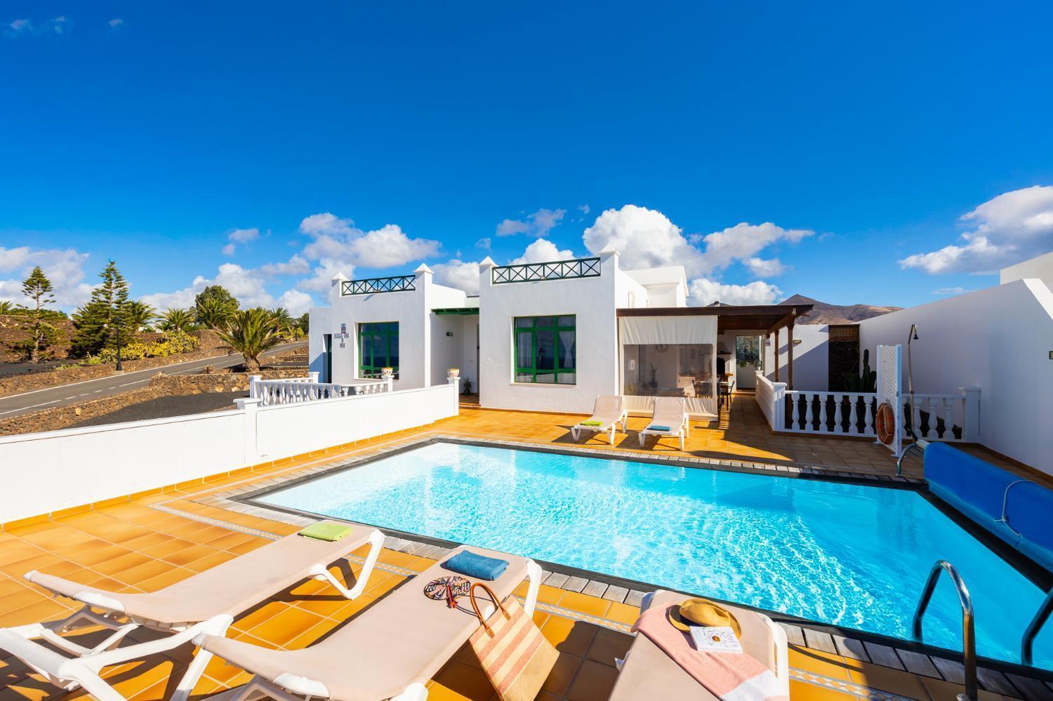Villa Sol Y Mar Яйса Экстерьер фото