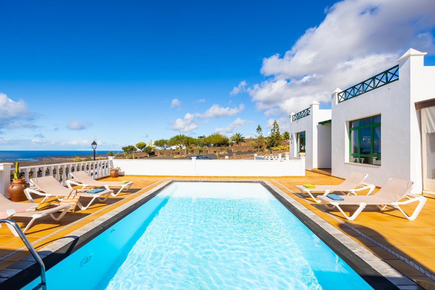 Villa Sol Y Mar Яйса Экстерьер фото